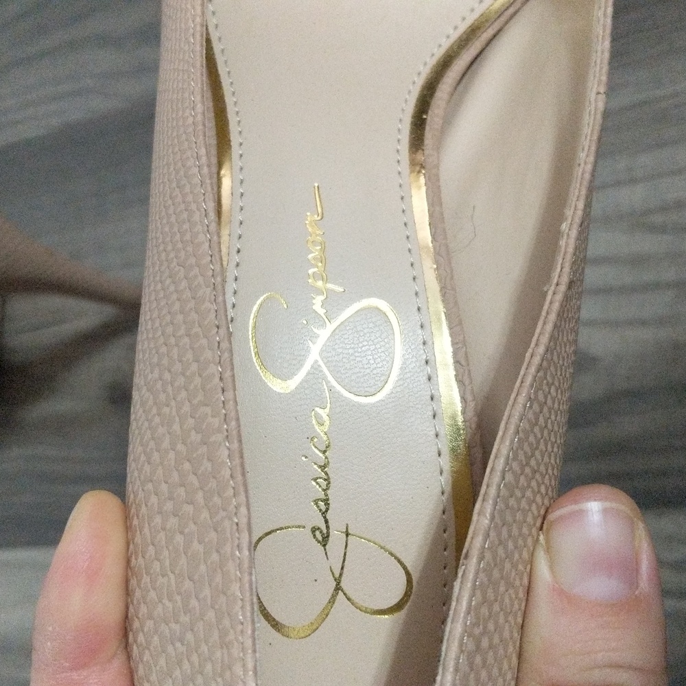#283Jessica Simpson Women's Tobee Platform Pump Soft Tan Color. 4" Heel Size: 8M - Picture 5 of 12